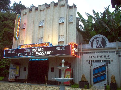 The Centimetro Cinema in Conservatória.