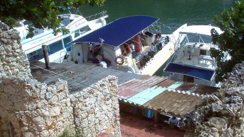 Dive Boats in La Romana