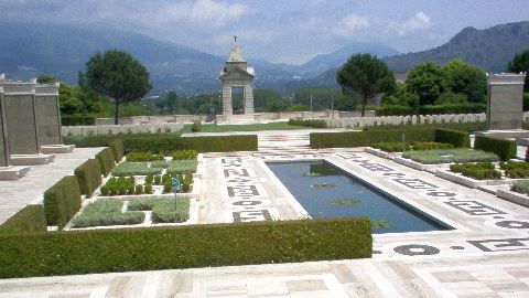 Cassino War Cemetery-12