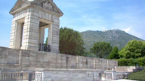 Cassino War Cemetery-8