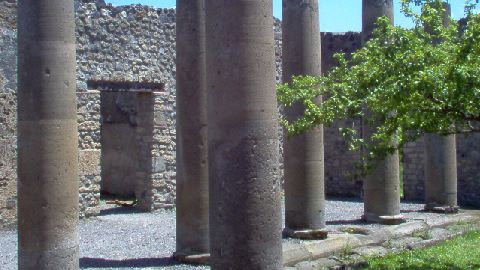 Pompeii-3